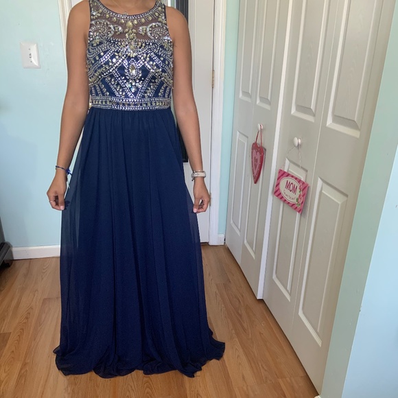 Dresses & Skirts - Prom/Event Dress